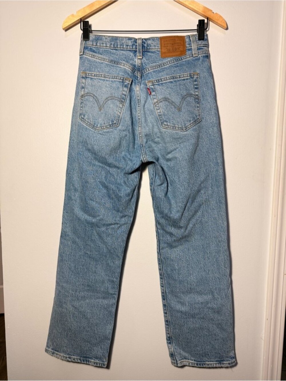 Levi's® Premium RIBCAGE STRAIGHT ANKLE WOMEN'S JEANS size 25 - Picture 4 of 9
